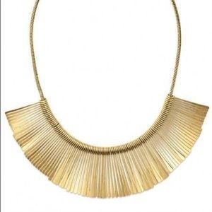 Stella & Dot Essential Fringe necklace in silver. In good used condition